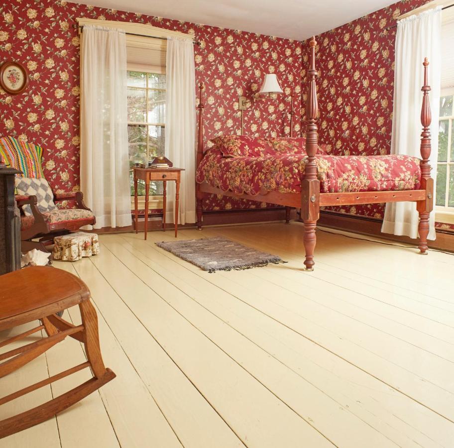 Sewall House Yoga Retreat Island Falls Экстерьер фото